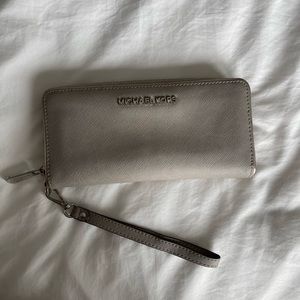 Michael Kors Wristlet Wallet